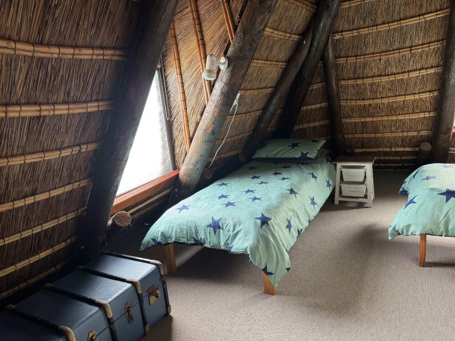 To Let 4 Bedroom Property for Rent in Stilbaai Western Cape